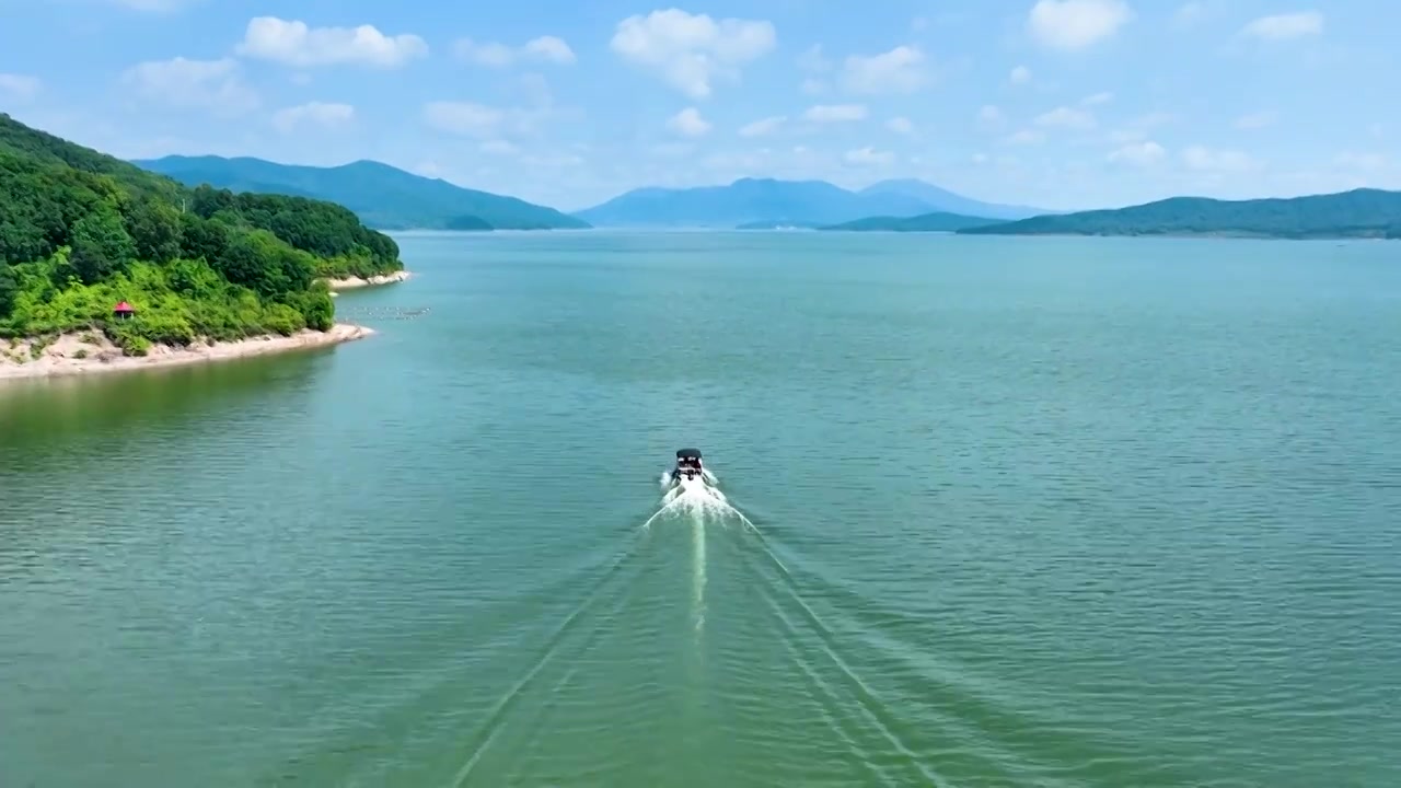 吉林松花湖夏季自然风光山水风景航拍视频素材