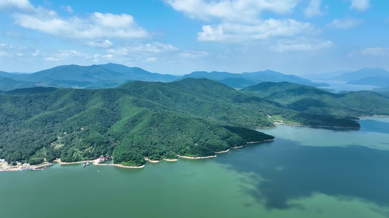 吉林松花湖夏季自然风光山水风景航拍视频素材