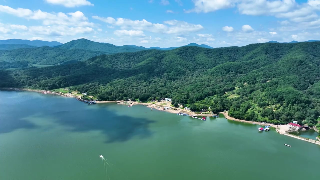 吉林松花湖夏季自然风光山水风景航拍视频素材