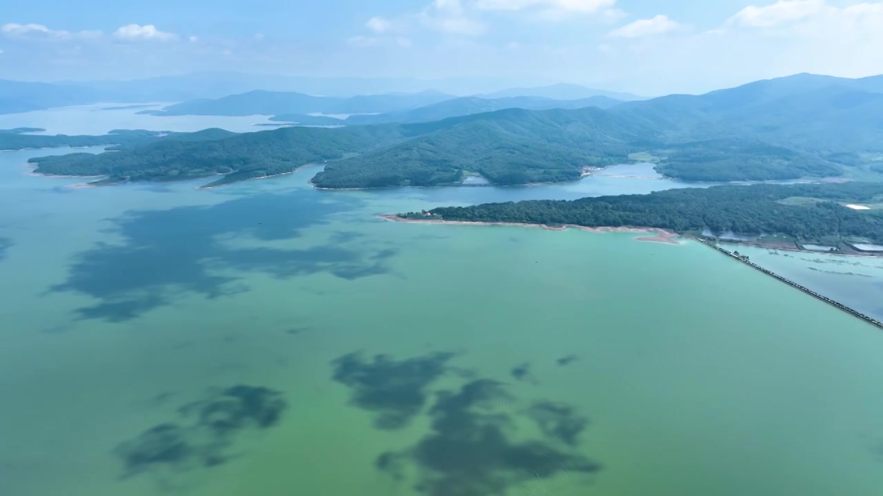 吉林松花湖夏季自然风光山水风景航拍视频素材