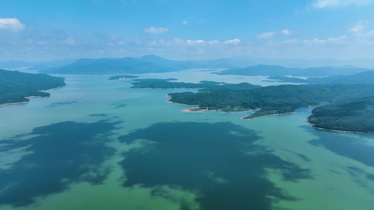 吉林松花湖夏季自然风光山水风景航拍视频素材