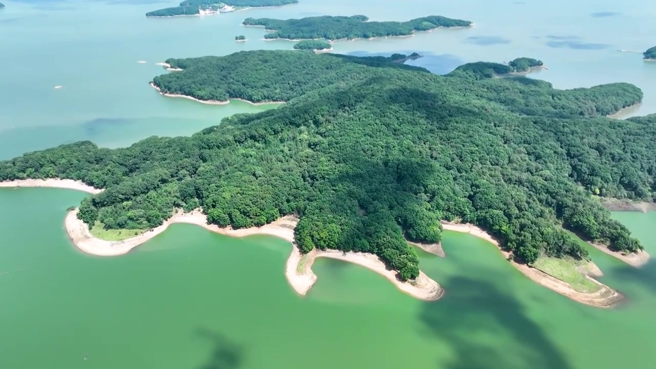 吉林松花湖夏季自然风光山水风景航拍视频素材