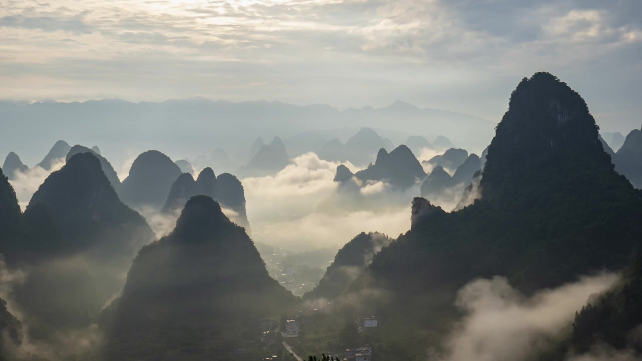 桂林山水喀斯特云海延时风光视频素材