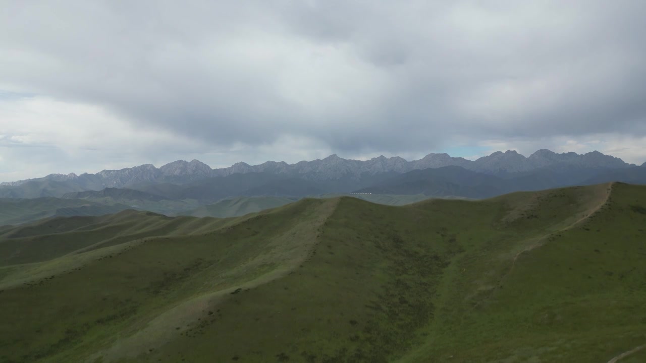 乌鞘岭遥望群山视频素材