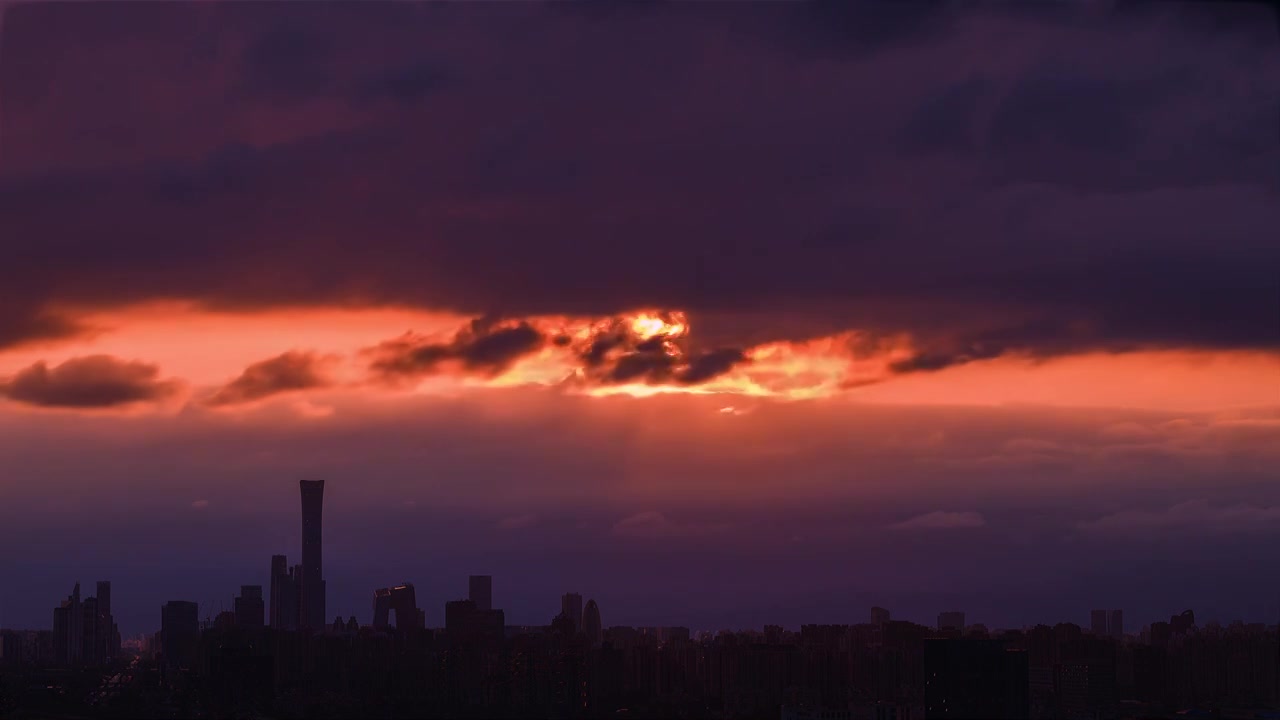 晚霞火烧云北京CBD地标建筑逆光剪影视频下载