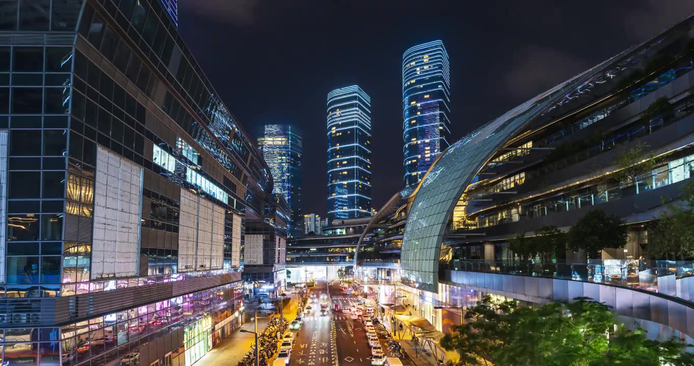 台风天气，苏州中心夜景车流人流云的移动延时视频下载