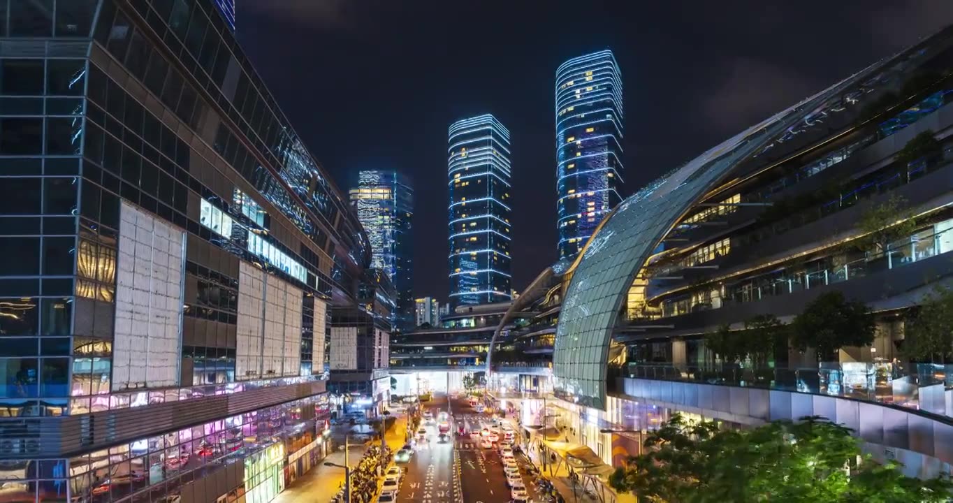 台风天气，苏州中心夜景车流人流云的移动延时视频下载