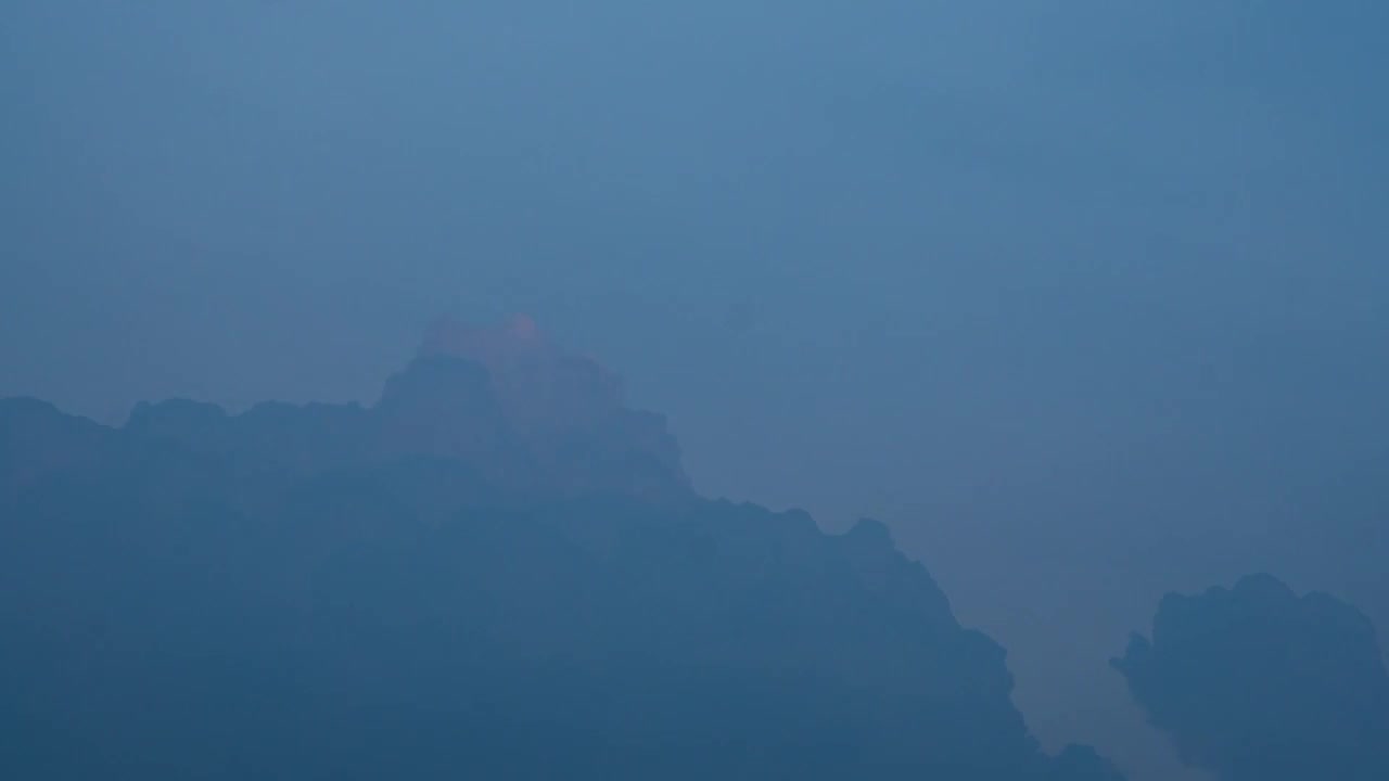 北京傍晚时分的积雨云延时视频下载