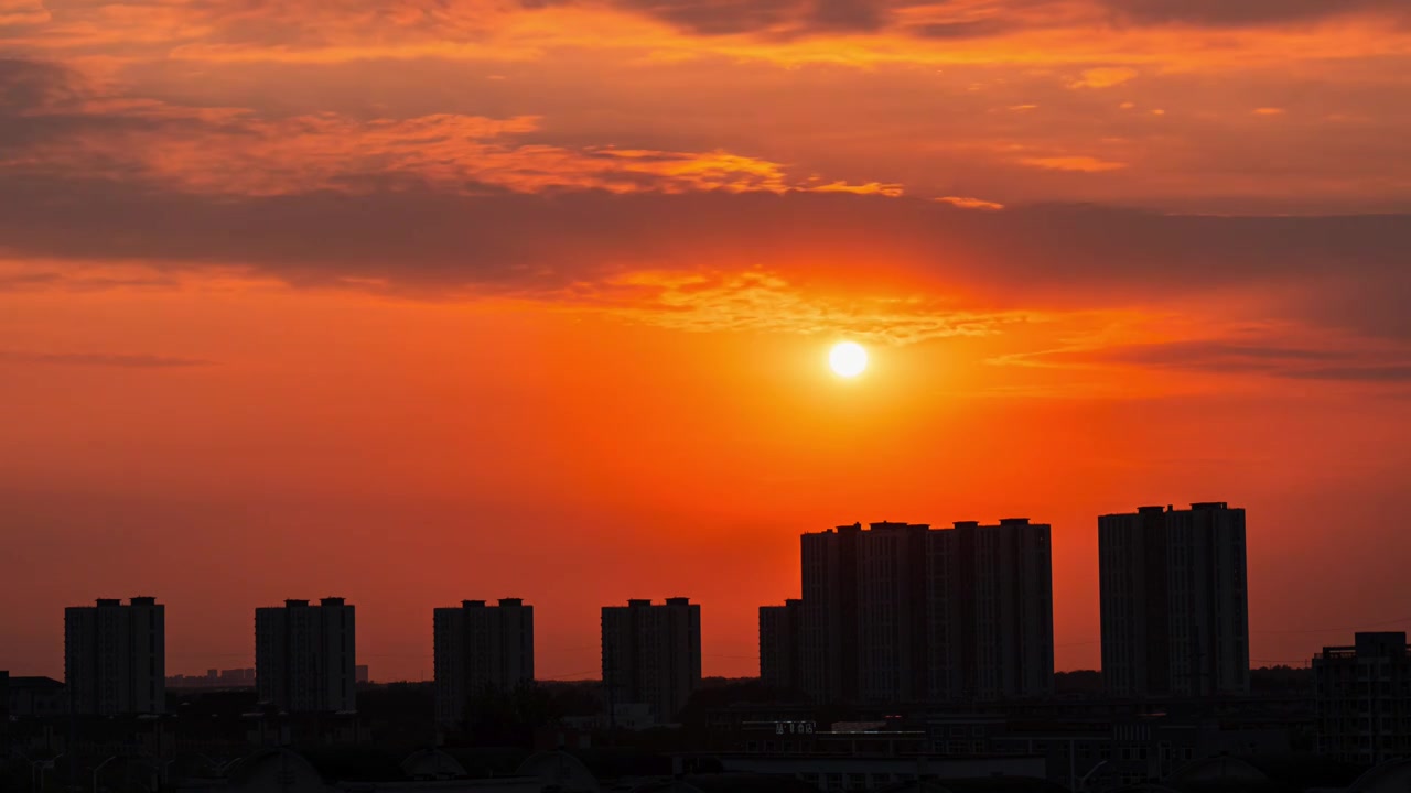 北京夏天黄昏时刻的日落延时视频素材