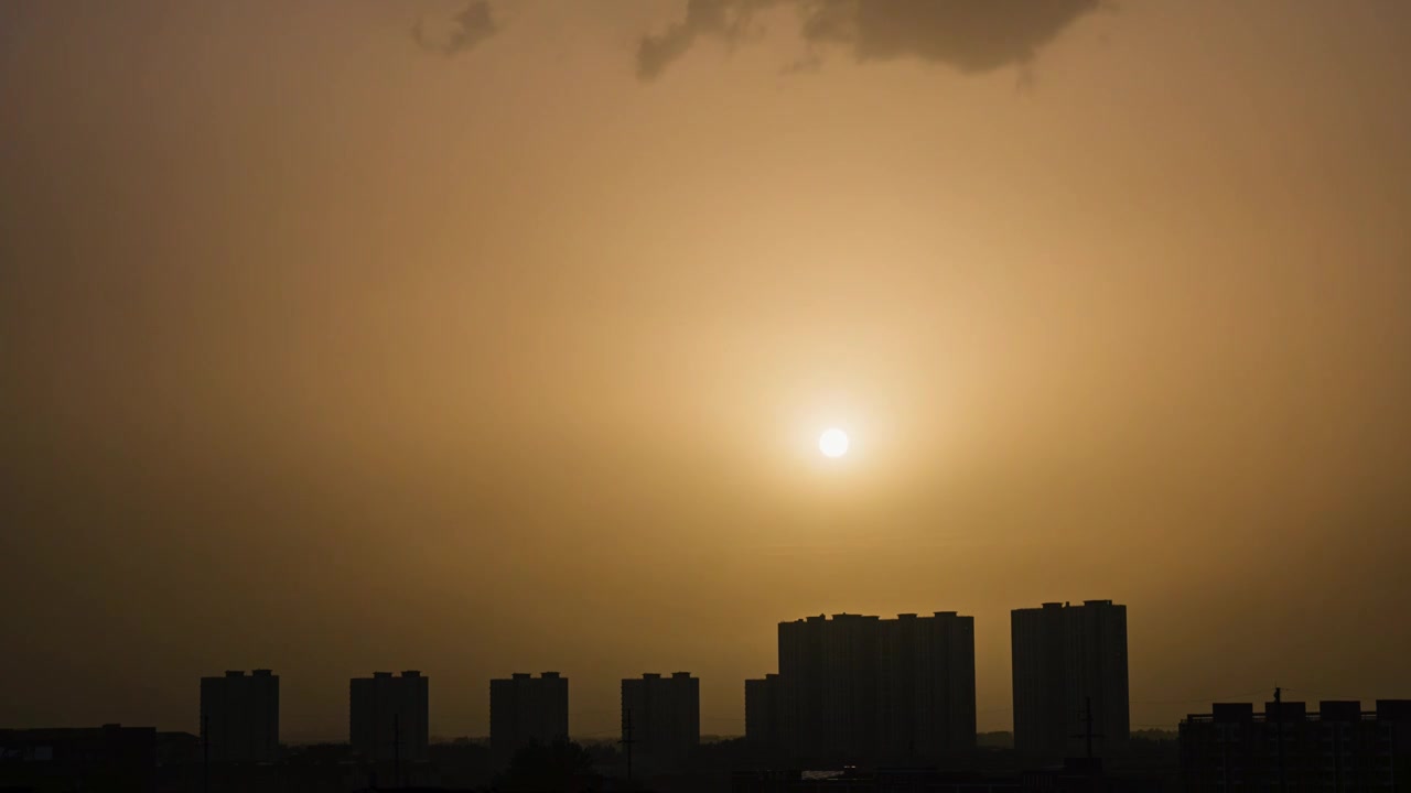 北京夏天黄昏时刻的日落延时视频素材