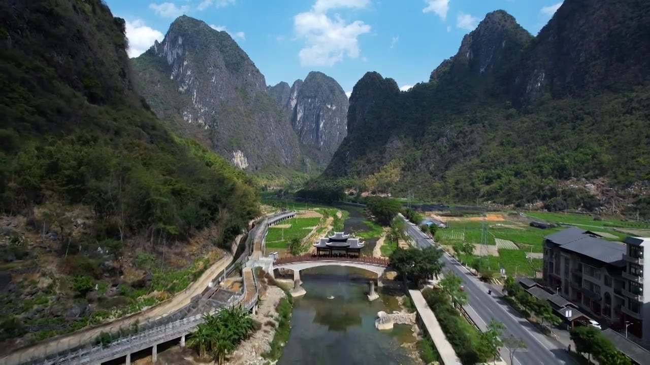 航拍广西百色市凌云县喀斯特地貌视频下载