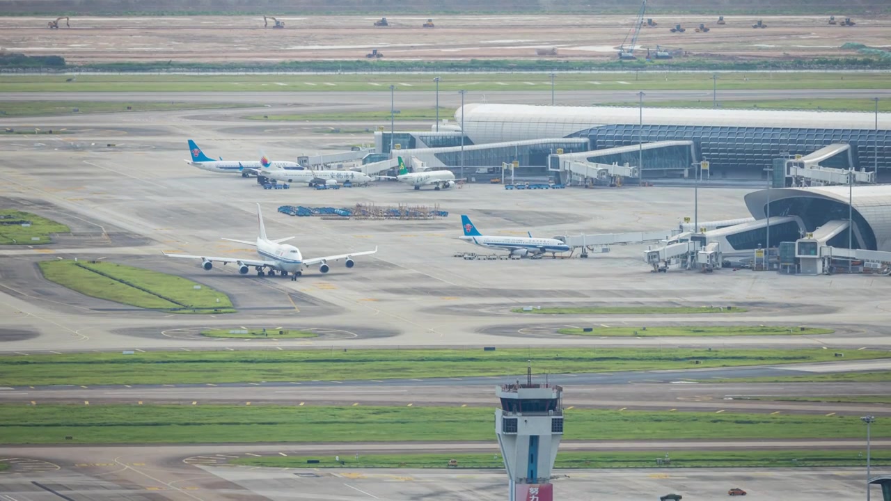 深圳机场波音747-400起飞视频下载