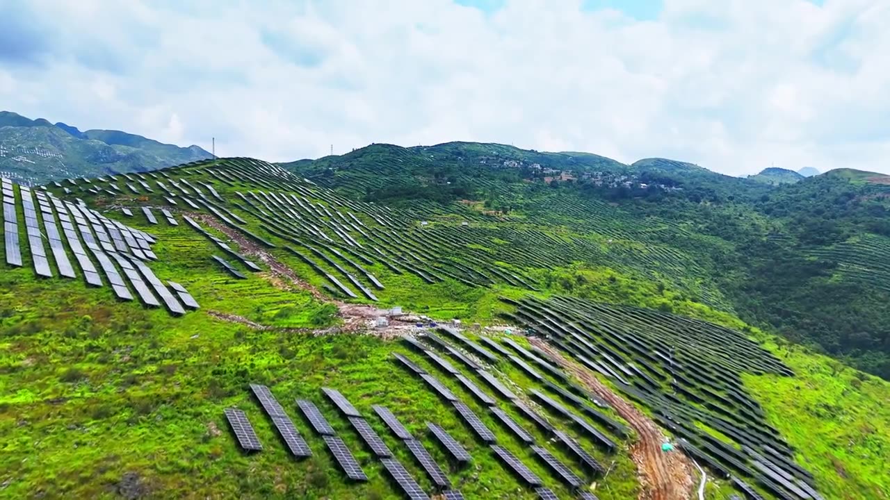 贵州山地光伏发电站视频下载