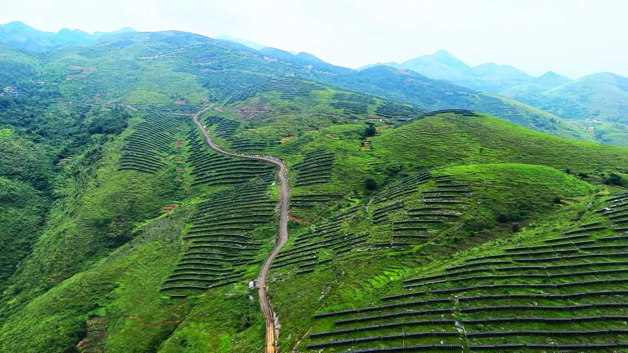 贵州山地光伏发电站视频下载