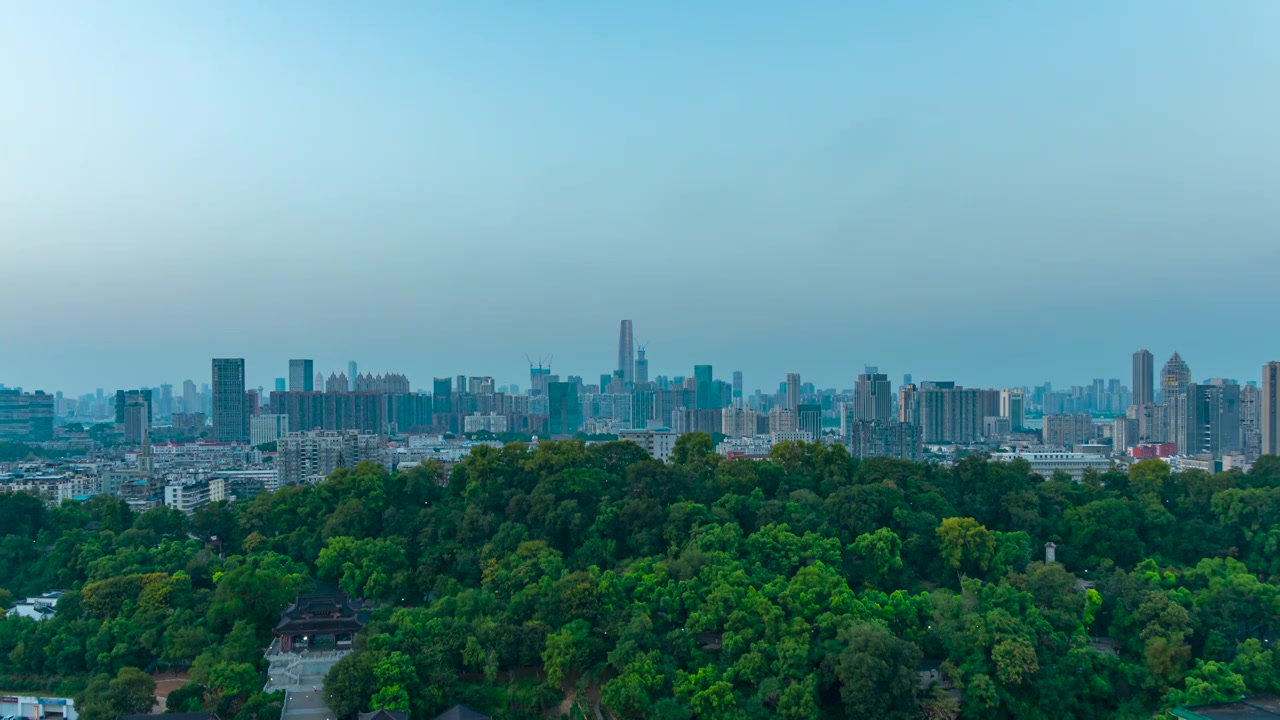 武汉绿地大厦群楼城市天际线日落晚霞夜景风光视频下载