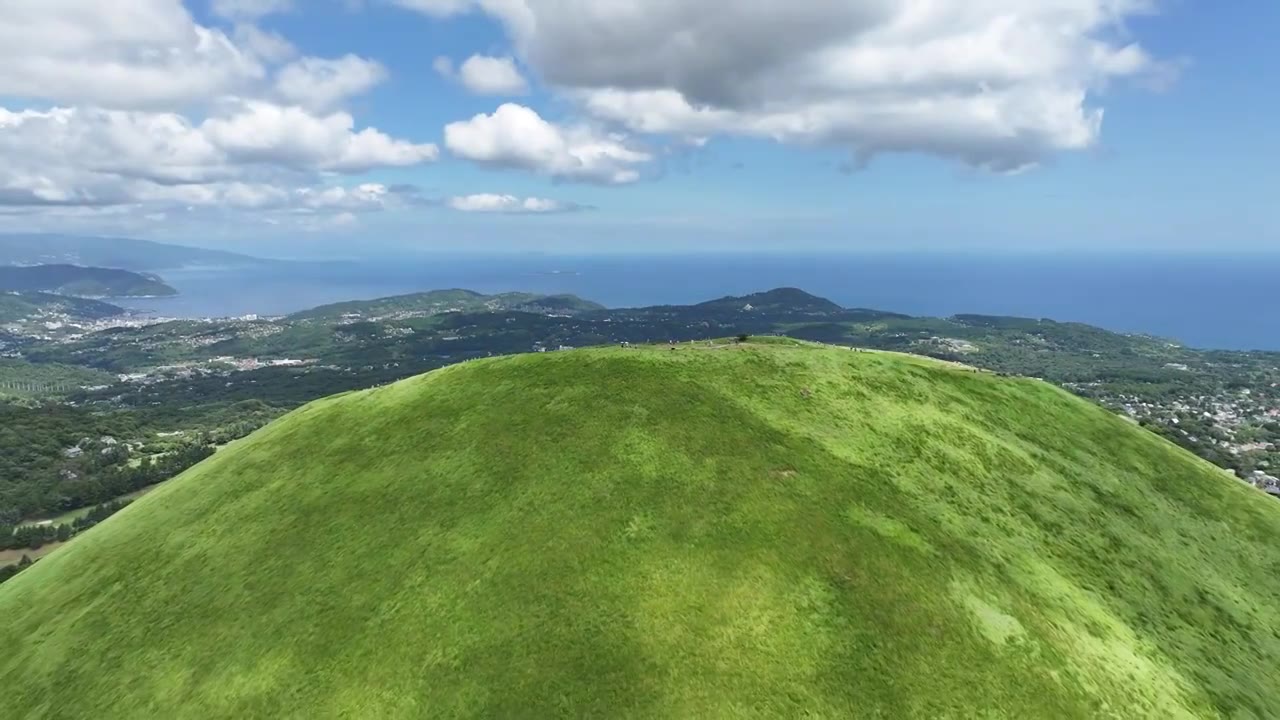 日本伊豆半岛大室山航拍视频素材