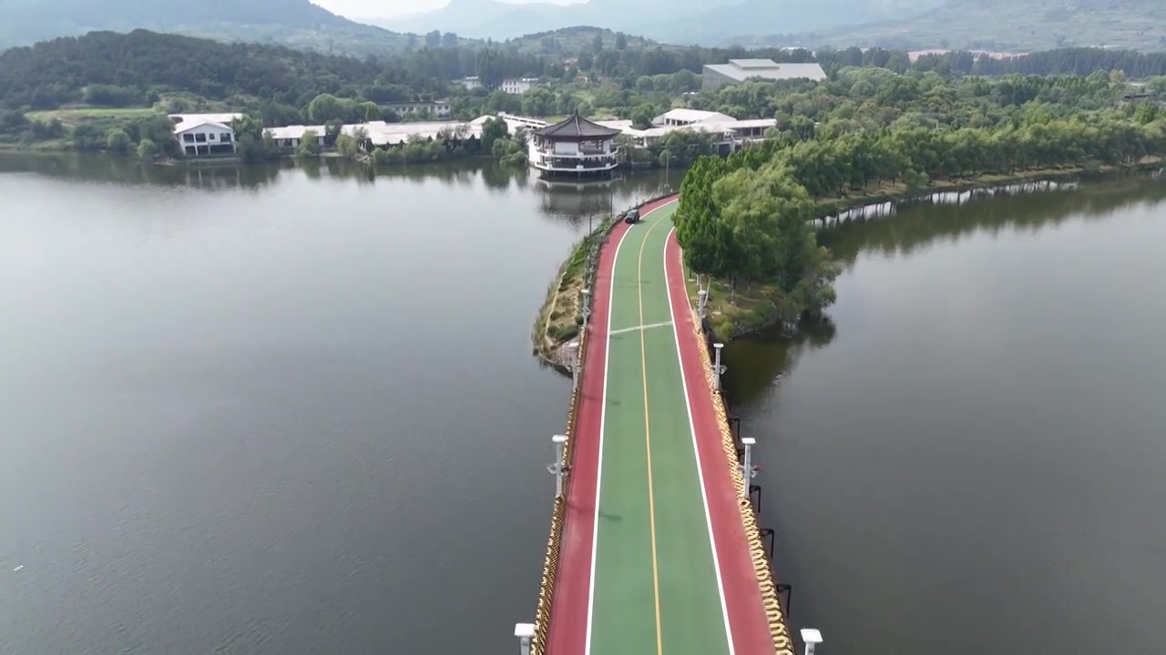 山东莱芜雪野湖环湖公路视频素材