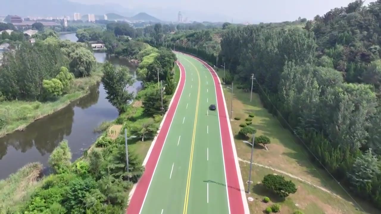 山东莱芜雪野湖环湖公路视频素材