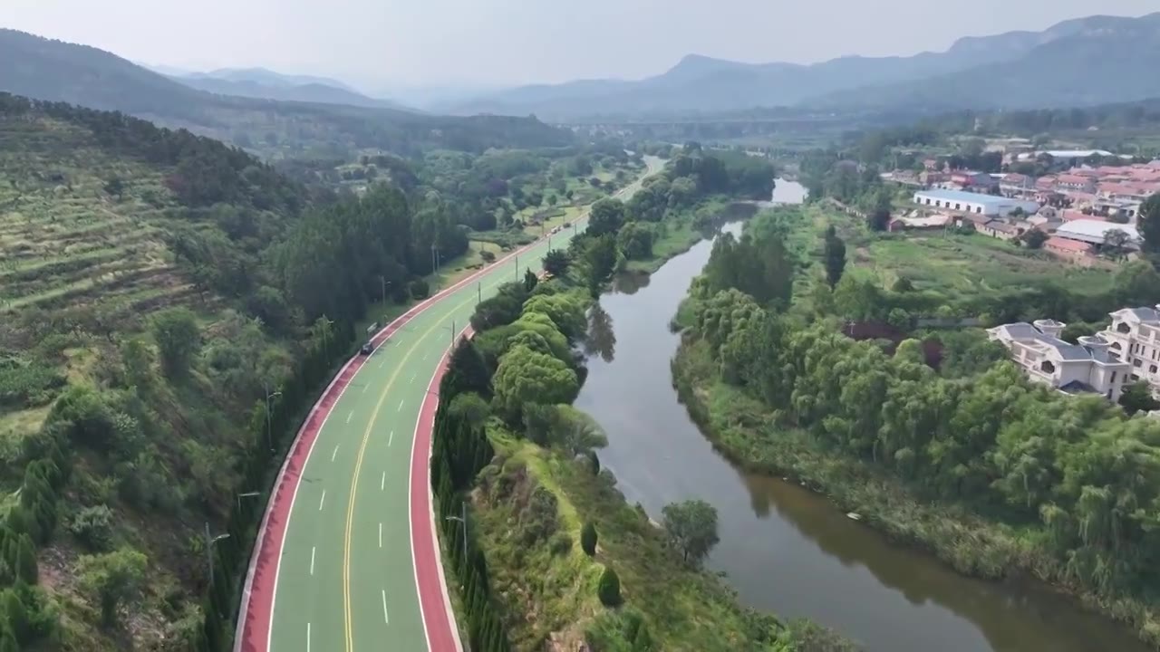 莱芜雪野湖环湖公路视频素材