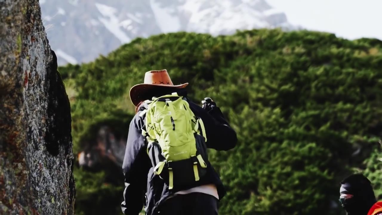 户外徒步登山视频素材