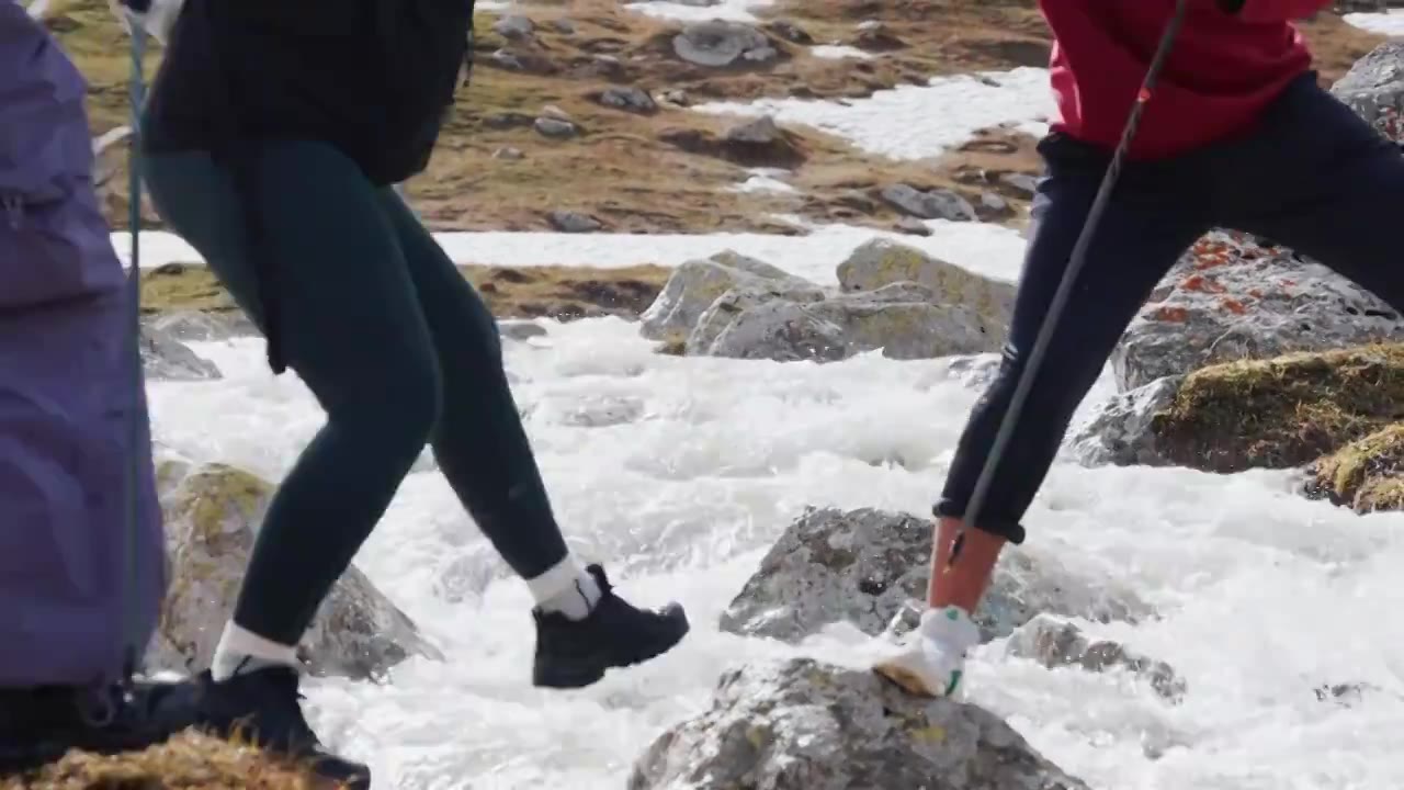 户外徒步登山视频素材