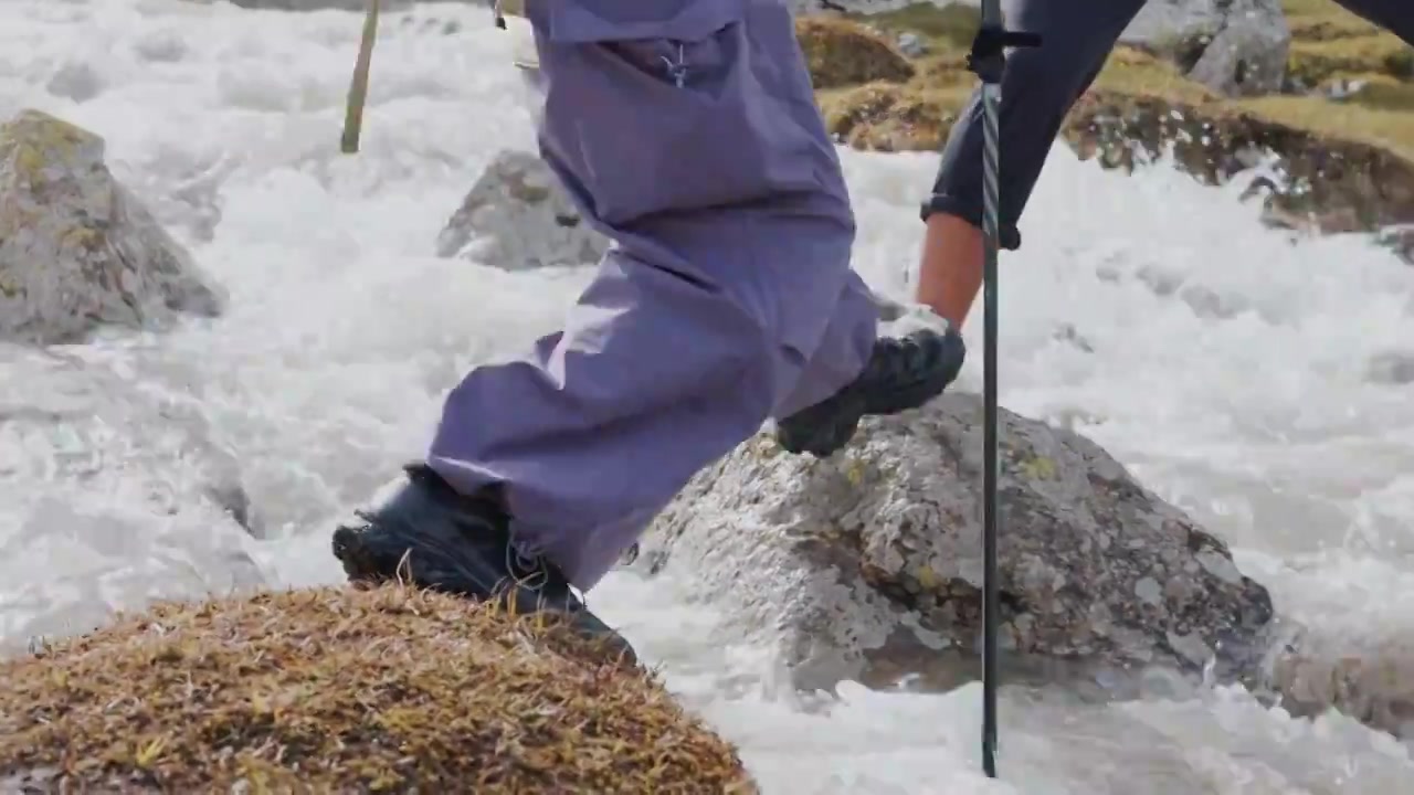 户外徒步登山视频素材