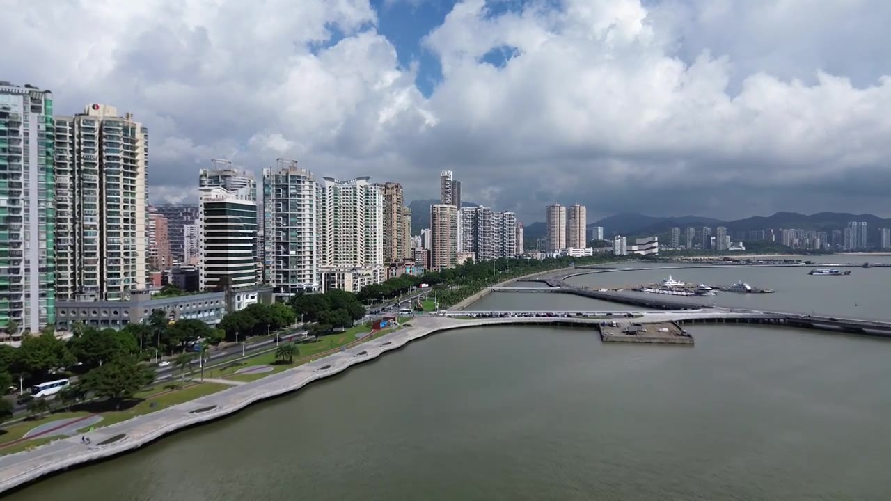 航拍珠海城市风光，海洋和城市视频素材