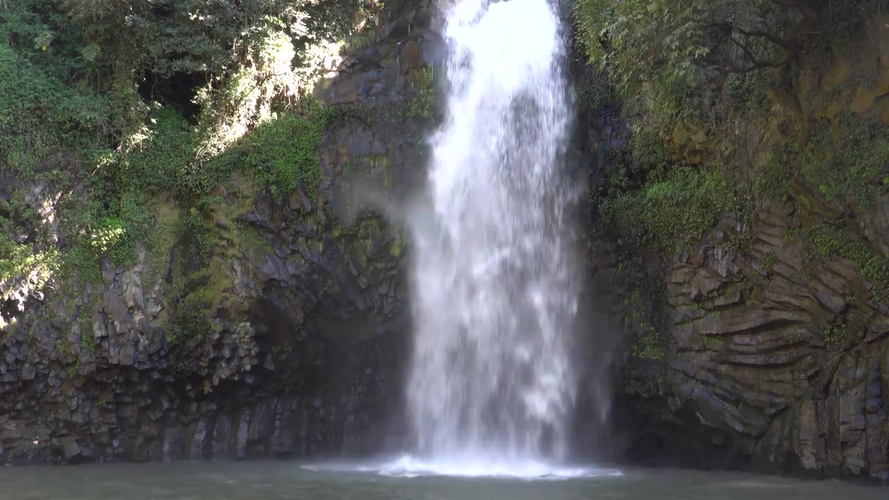 云南保山腾冲叠水河瀑布美景视频素材