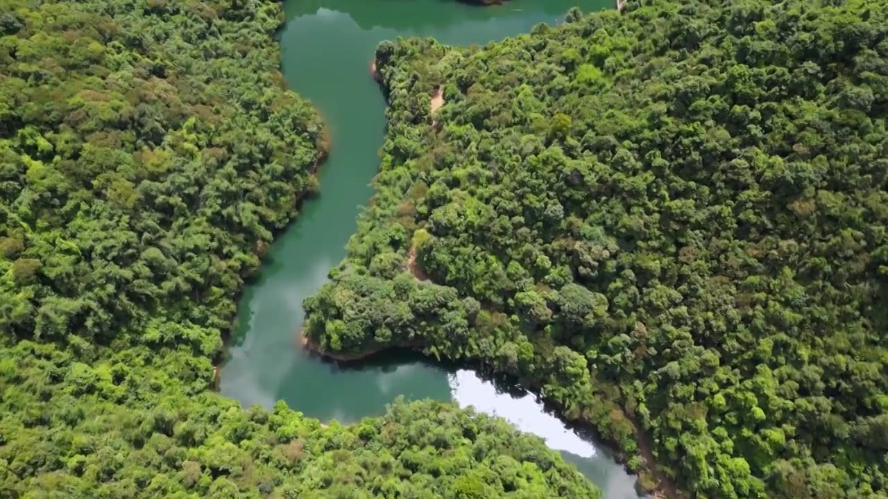 航拍清远笔架山林场三坑尾声水库自然风光视频素材