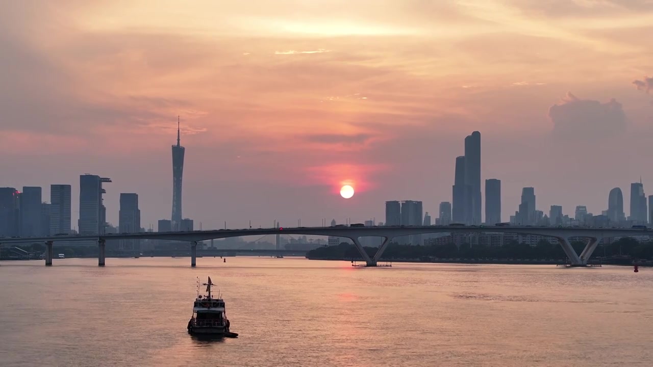 中国广东省广州市海珠区琶洲大桥全景视频下载