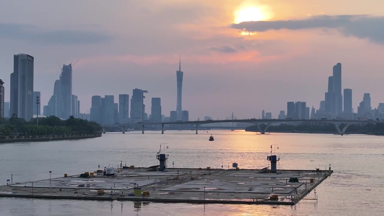 中国广东省广州市海珠区琶洲大桥全景视频下载