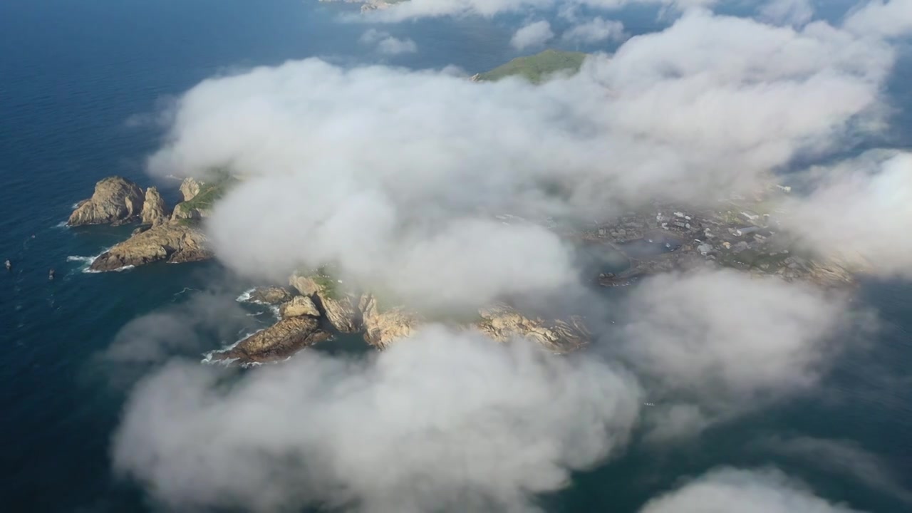 航拍海岛云海视频下载