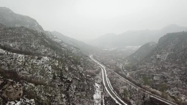 雪后居庸关长城花海航拍视频视频素材