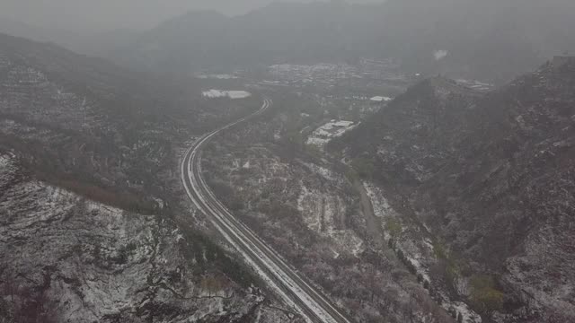 雪后居庸关长城花海航拍视频视频素材