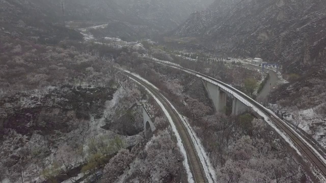 雪后居庸关长城花海航拍视频视频素材