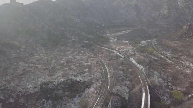 雪后居庸关长城花海航拍视频视频素材