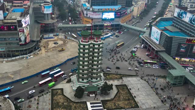 郑州二七广场日转夜车流延时视频素材