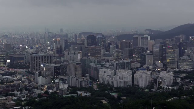 从尹望山看首尔的城市景观视频素材