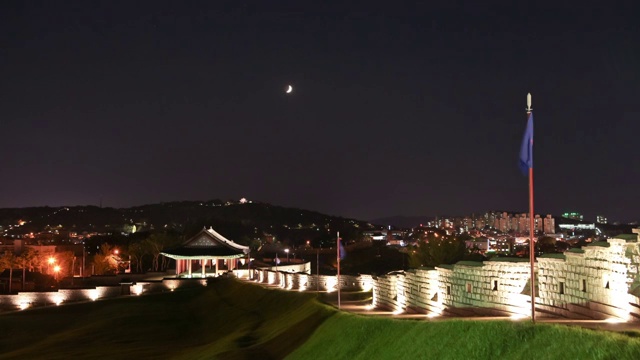 韩国水原的华森要塞夜景视频素材