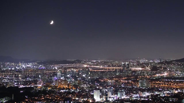 韩国Gwanaksan山的首尔夜景视频素材