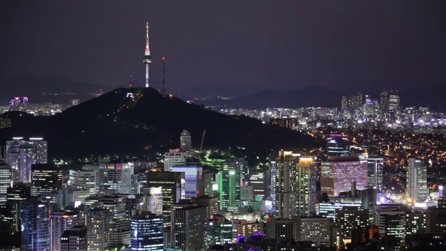 夜景N首尔塔和城市建筑在首尔视频素材