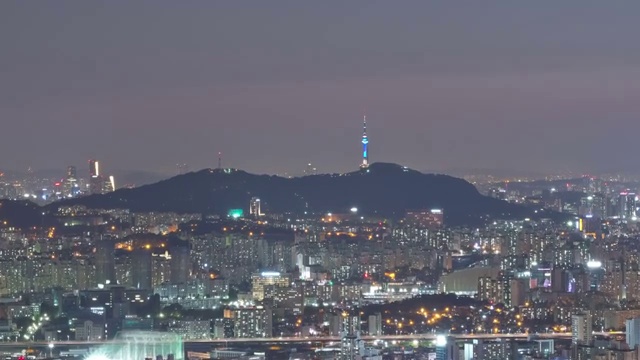 首尔南山塔的夜景视频素材