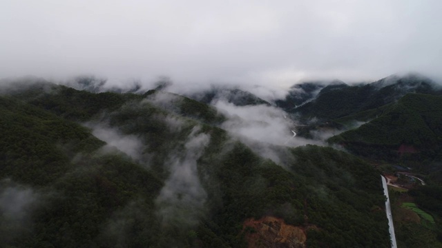 航拍山间公路视频素材