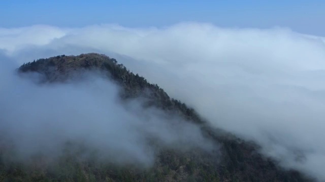 日三山中奉峰的云海视频素材