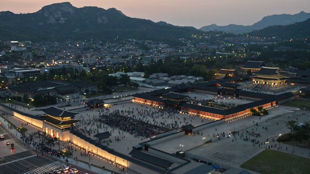 景福宫(朝鲜王朝的皇家宫殿)夜景视频素材