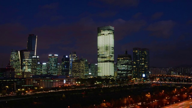 Yeouido地区城市建筑夜景视频素材