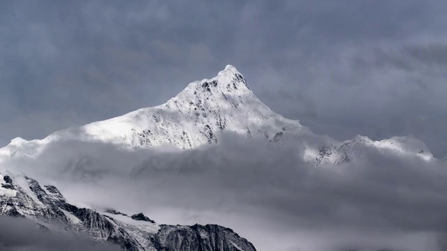 梅里雪山主峰视频素材