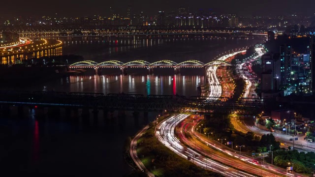 汉城汉城铁路桥和汉城大桥夜景视频素材