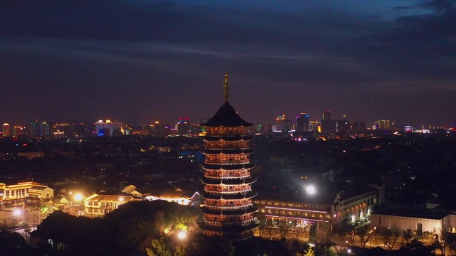 航拍苏州北塔报恩寺夜景视频素材