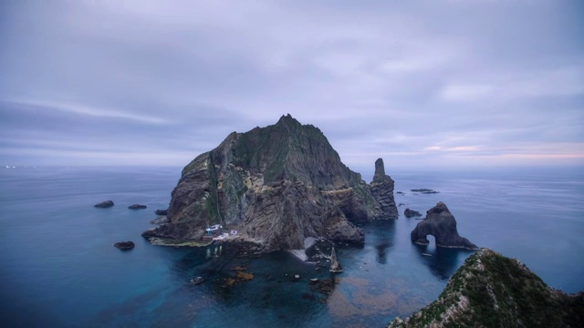 独岛(位于韩国东海岸)的夜景视频素材